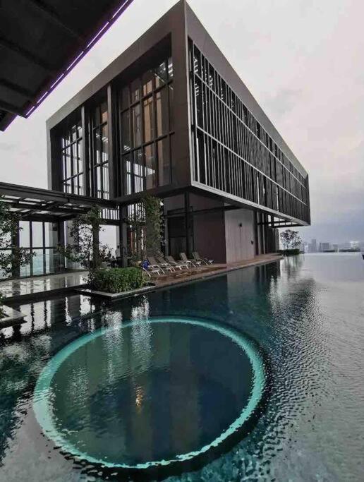 Infinity Pool/ Lucentia Bbcc, Near Lalaport, Pnb118, Klcc Appartement Kuala Lumpur Buitenkant foto
